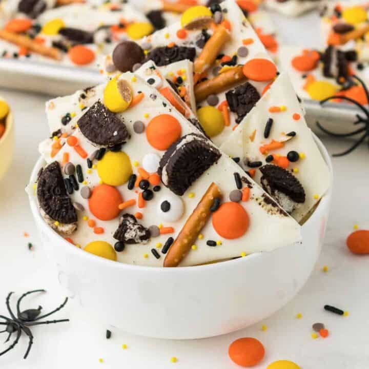 Halloween Bark Recipe with pretzels, oreos, and halloween candy.,