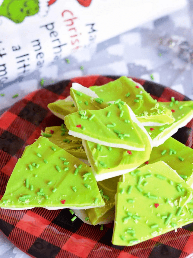 4 Ingredient Grinch Christmas Bark To Try!