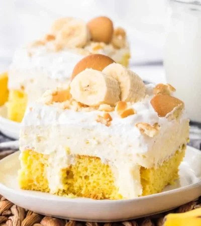 Banana-Pudding-Poke-Cake-Recipe