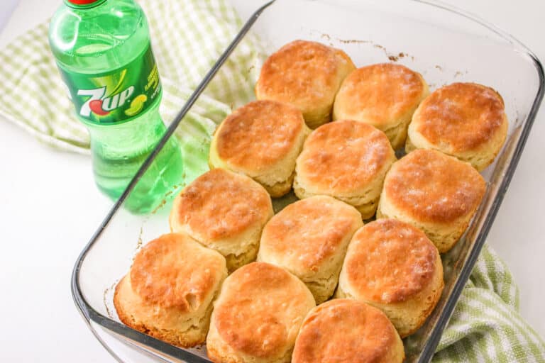 Easy 7-Up Biscuits With Bisquick (Only 4 Ingredients!)