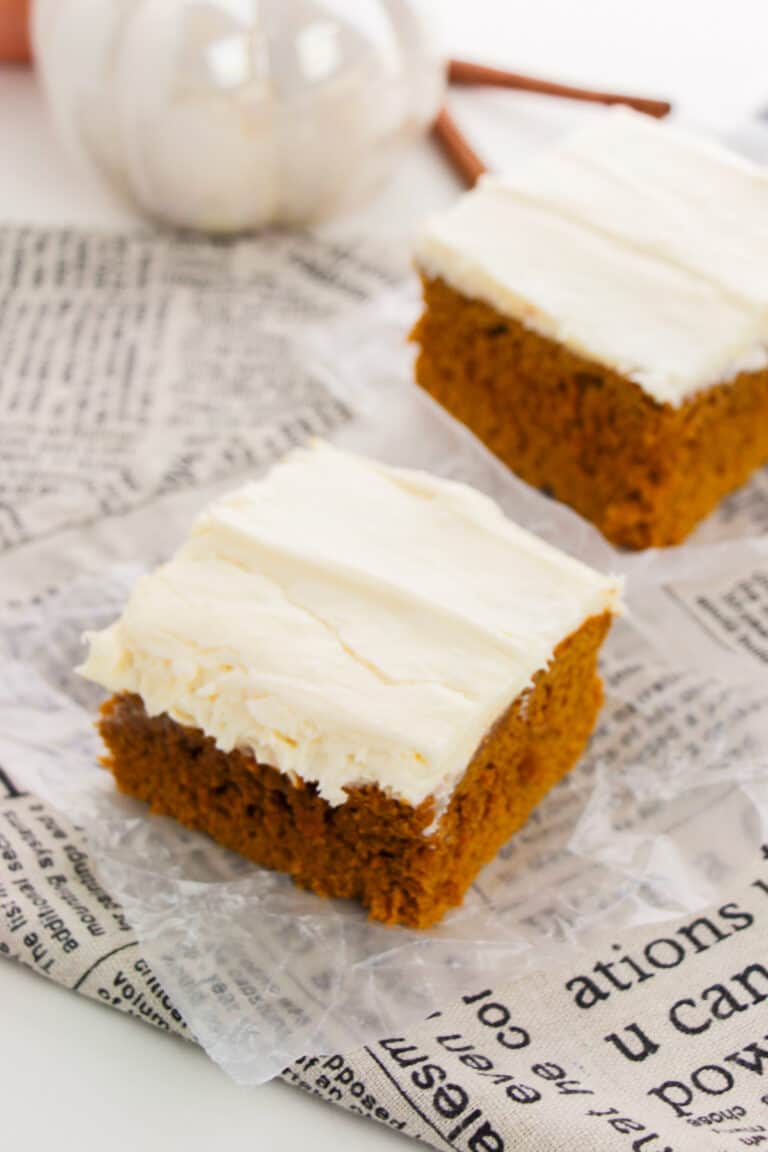 Easy 2-ingredient Pumpkin Cake Recipe