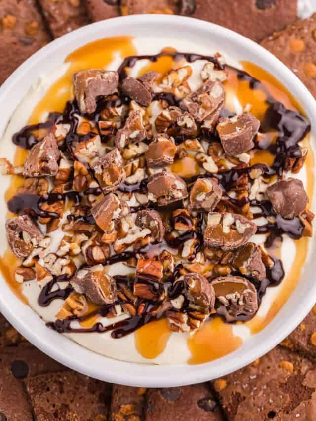 AMAZING Turtle Cheesecake Dip – no bake dessert