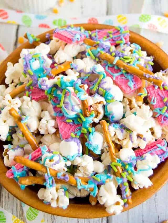 Super Easy Easter Snack Mix