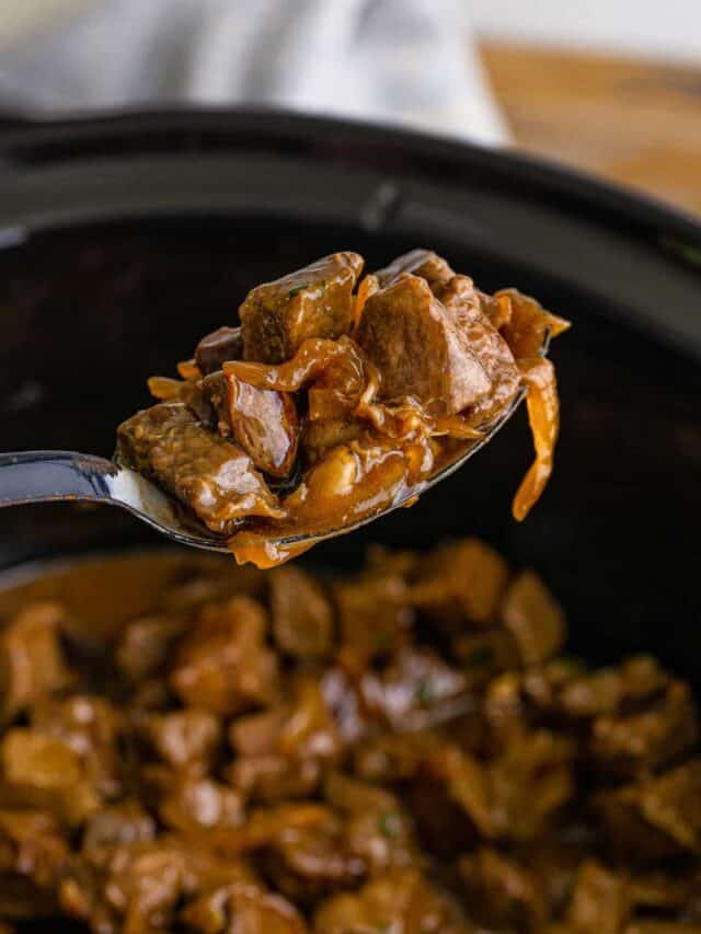 PERFECT Steak Bites in the Crockpot – easy dinner idea