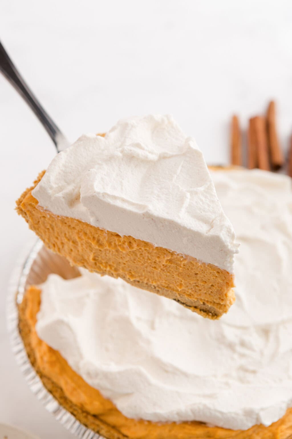 No Bake Pumpkin Pie with Cinnamon Whipped Cream
